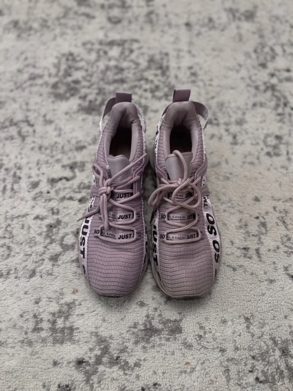 Women’s Athletic Sneakers in Lavender Size‎ 6